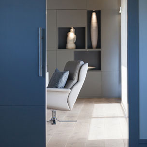 Carpinteria BRAIPONT: Puerta corredera de mdf lacada.